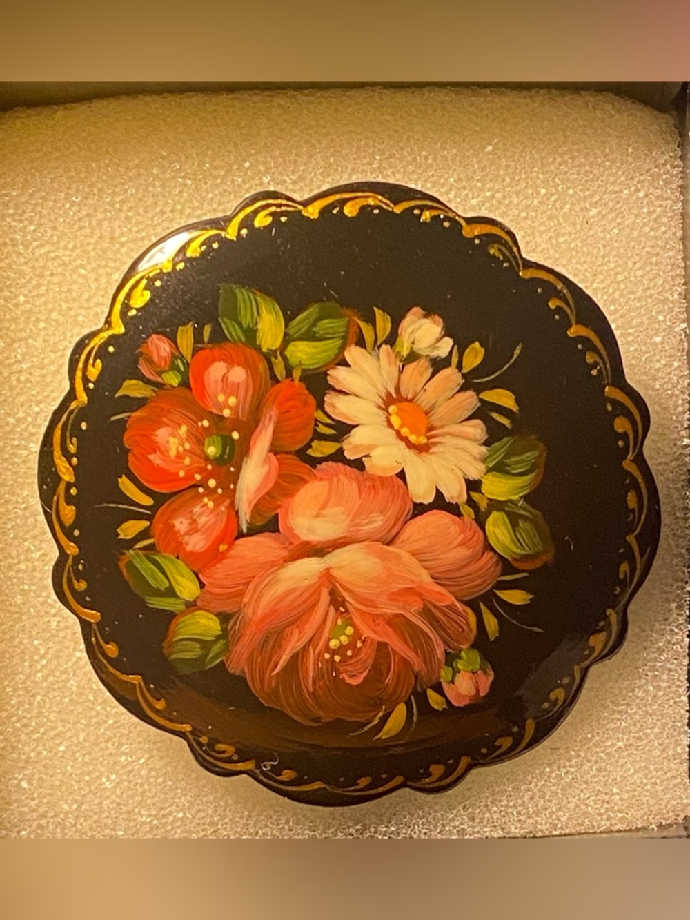 Vintage Russian Hand-painted Floral Folk-art
Lacquer Brooch; Very Light; EUC